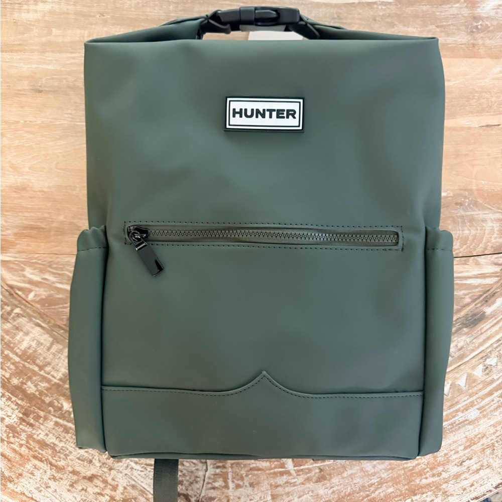 NWT Hunter Top Clip Back Pack